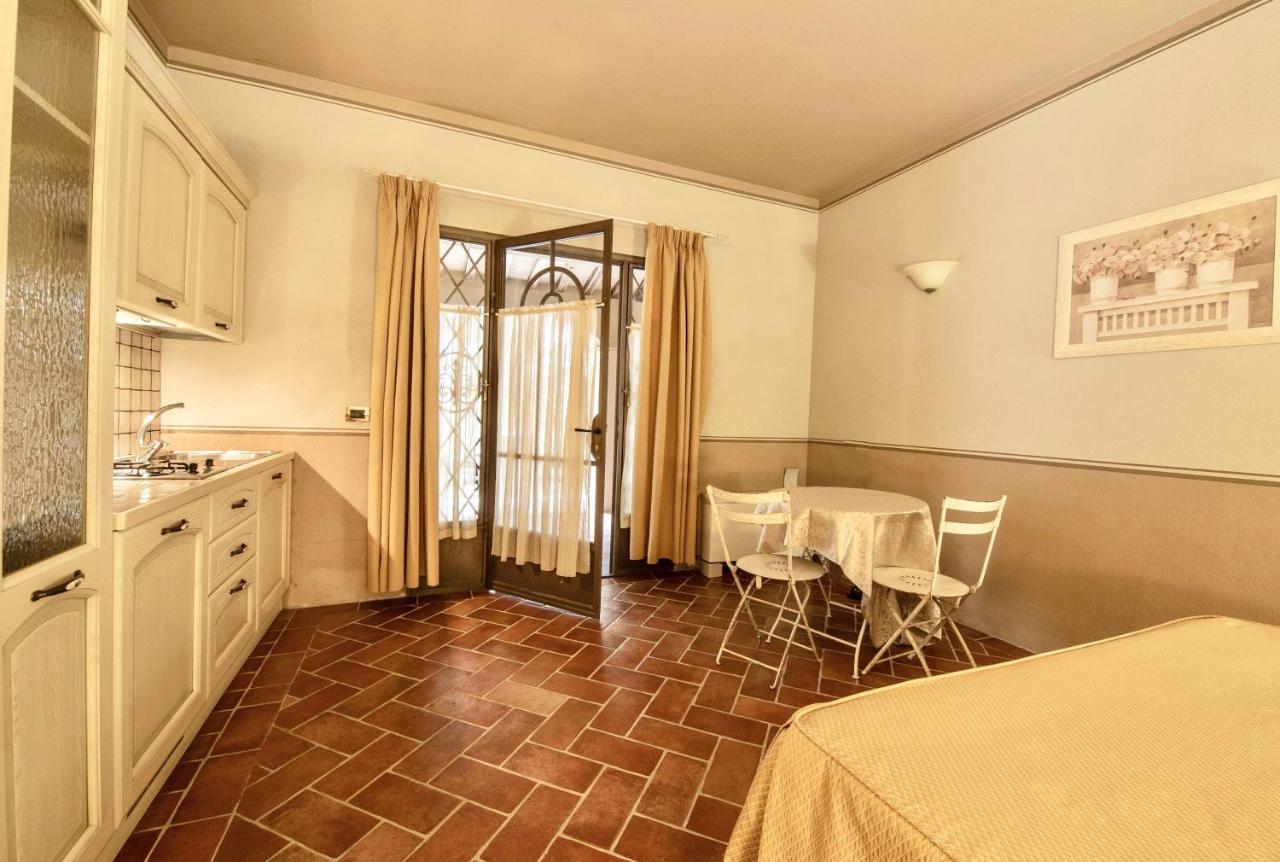 Apartments In Residence With Swimming Pool In Monteverdi Marittimo Kültér fotó