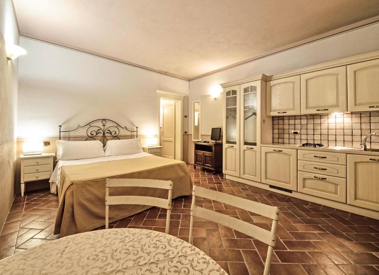 Apartments In Residence With Swimming Pool In Monteverdi Marittimo Kültér fotó